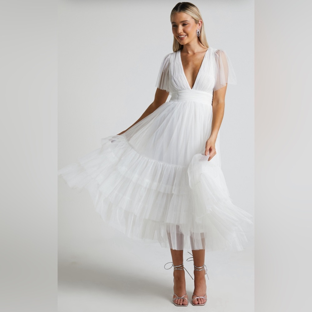 Showpo: Bridal Dress
JIRAYE MIDI DRESS - FLUTTER SLEEVE TUELLE PLUNGE DRESS